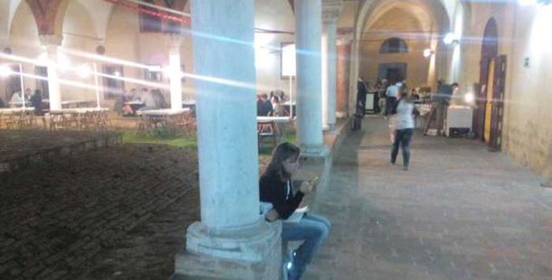 chiostro-san-paolo-ferrara-notturna